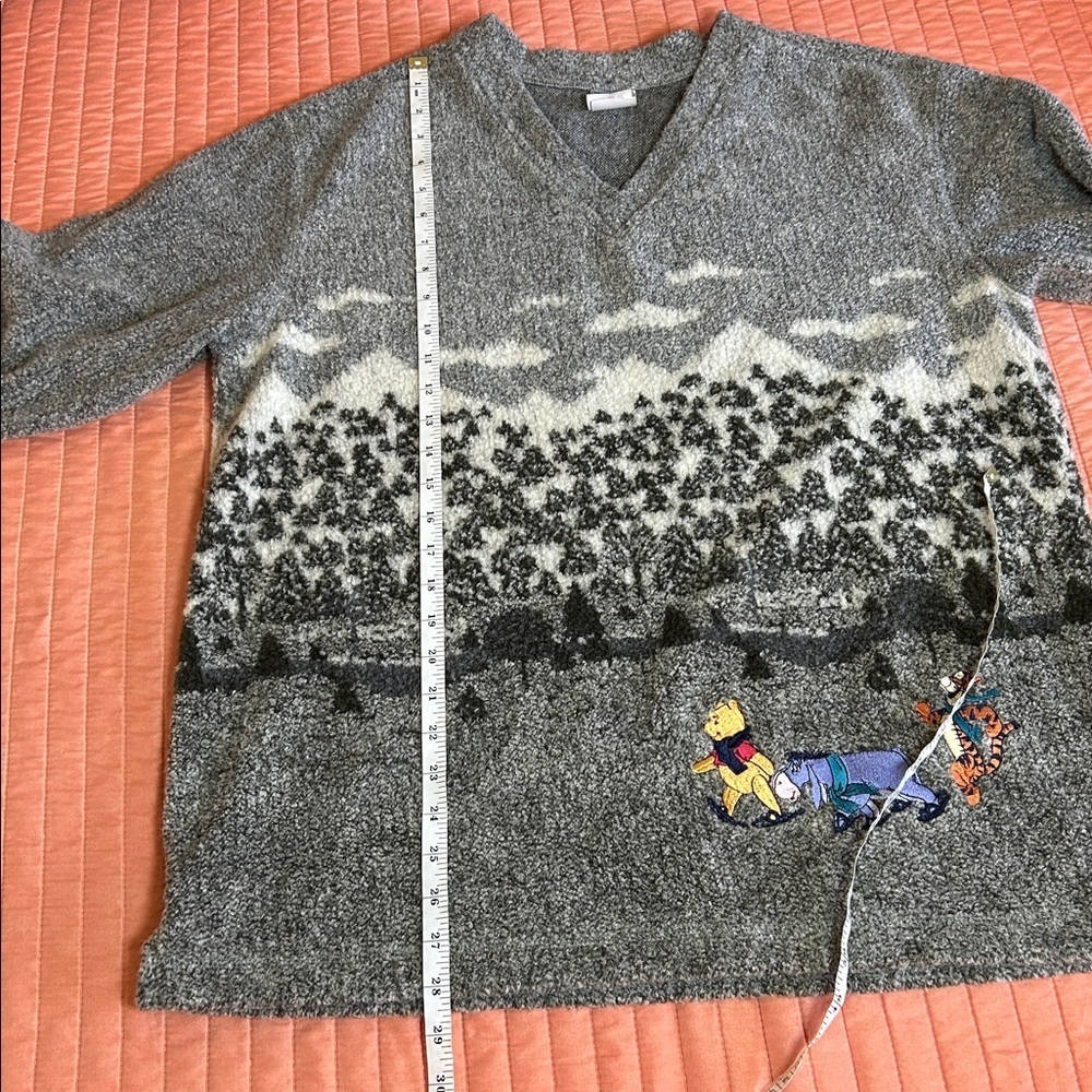 Vintage 90s Disney Catalog Pooh Eeyore Tigger Winter Mountain sweater gray sz L - Picture 11 of 14